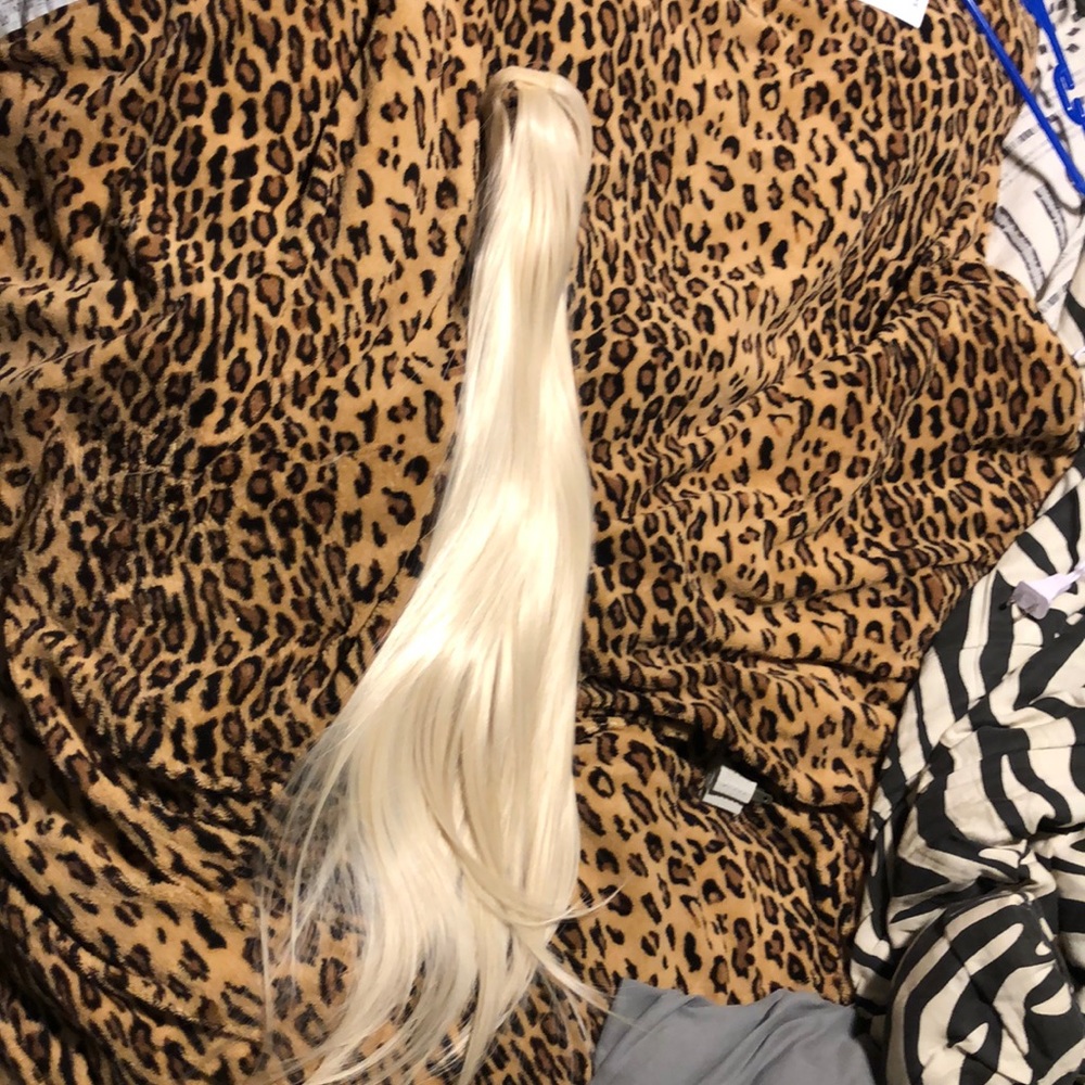 22in Bellami Ash Blonde Wrap Ponytail